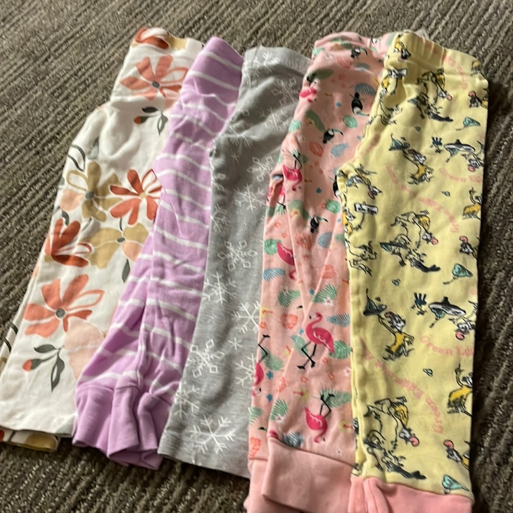 Lot of 5 leggings/pajama bottoms